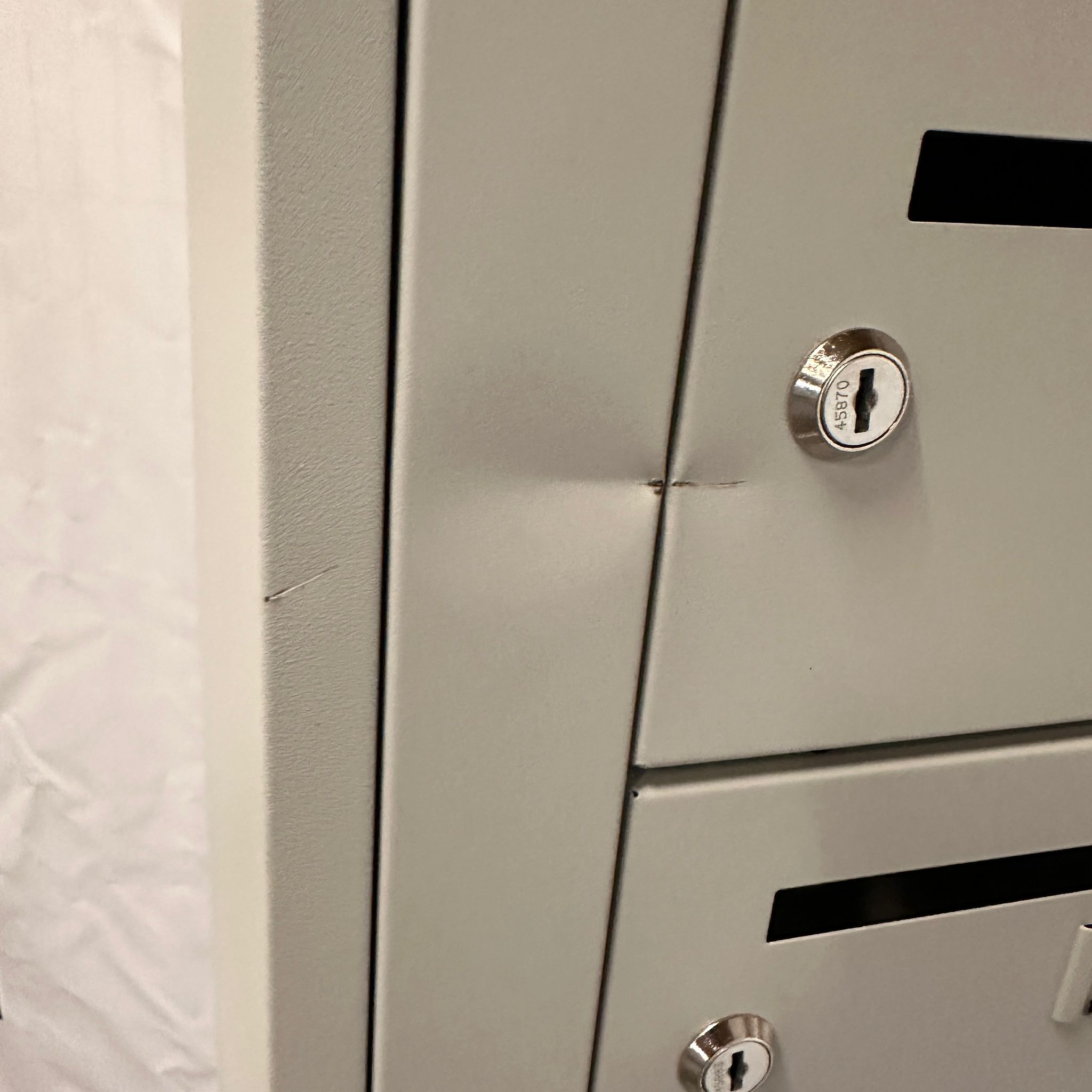 Postkast met 10 vakken op sokkel - 1 kolom, breedte 400 mm - Afbeelding 5