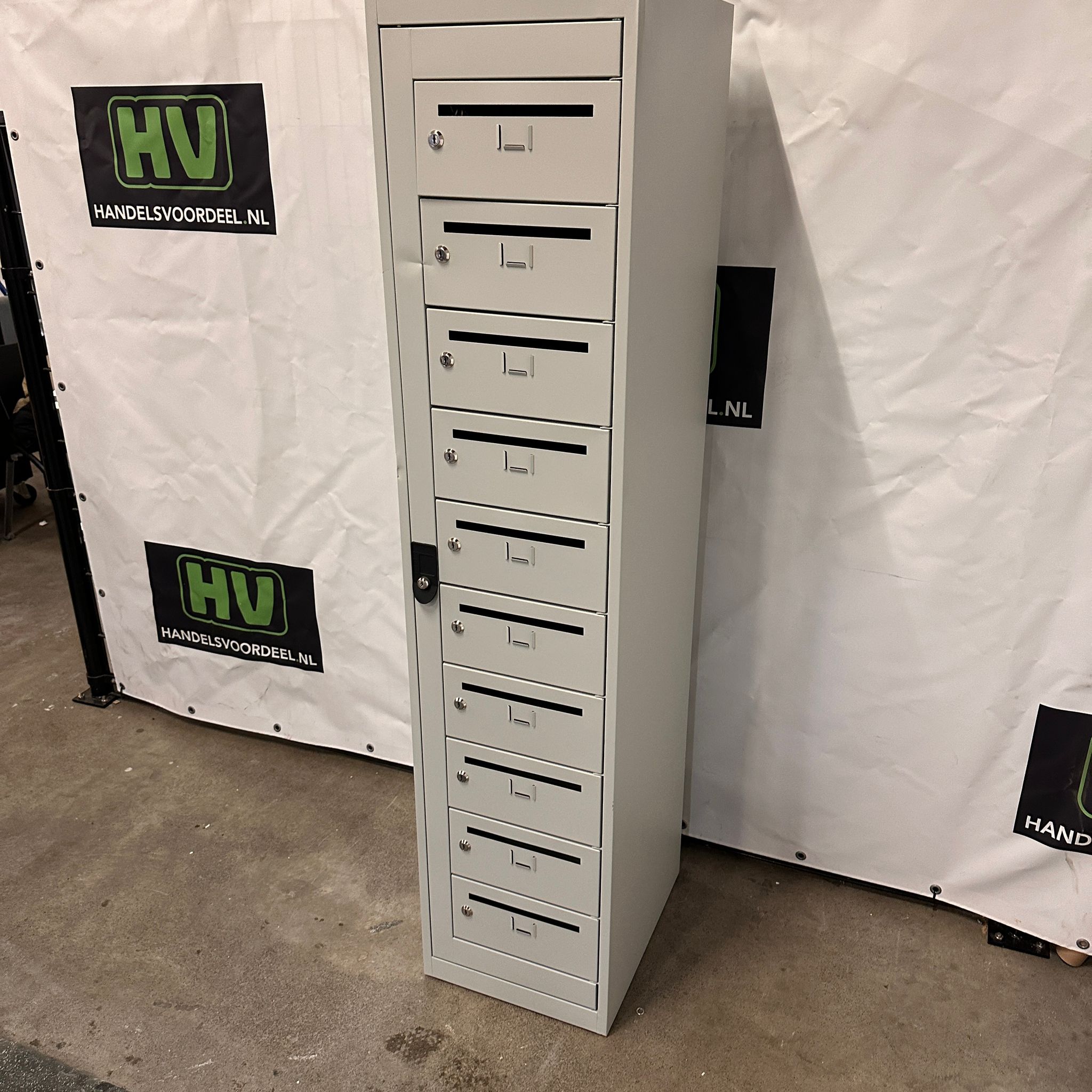 Postkast met 10 vakken op sokkel - 1 kolom, breedte 400 mm - Afbeelding 3