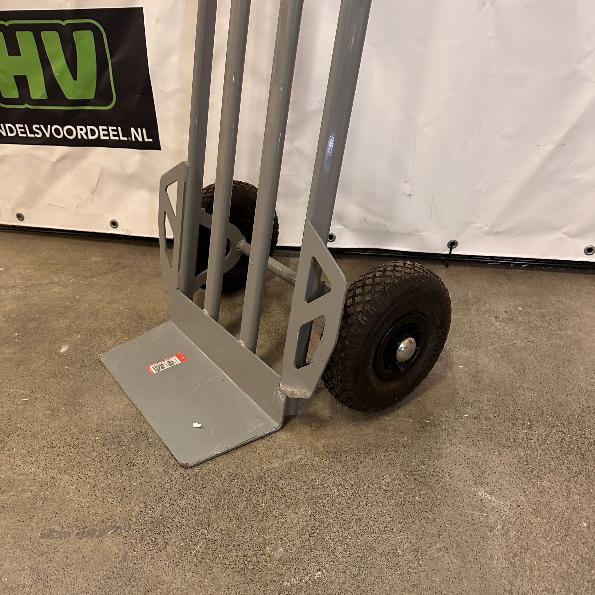 Stalen steekwagen - Luchtbanden - Draagvermogen 350 kg - Afbeelding 5