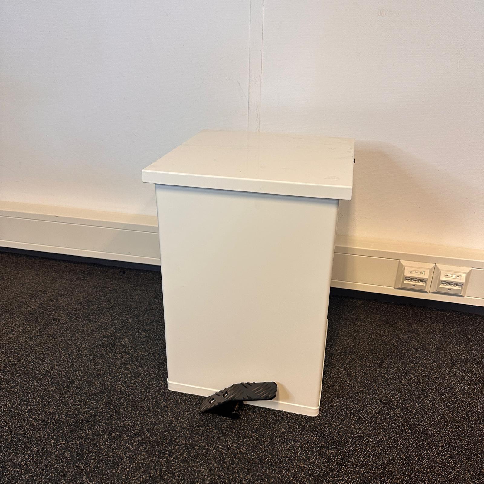 Industriële afvalbak met pedaal, vuurbestendig - 45 l - Afbeelding 2