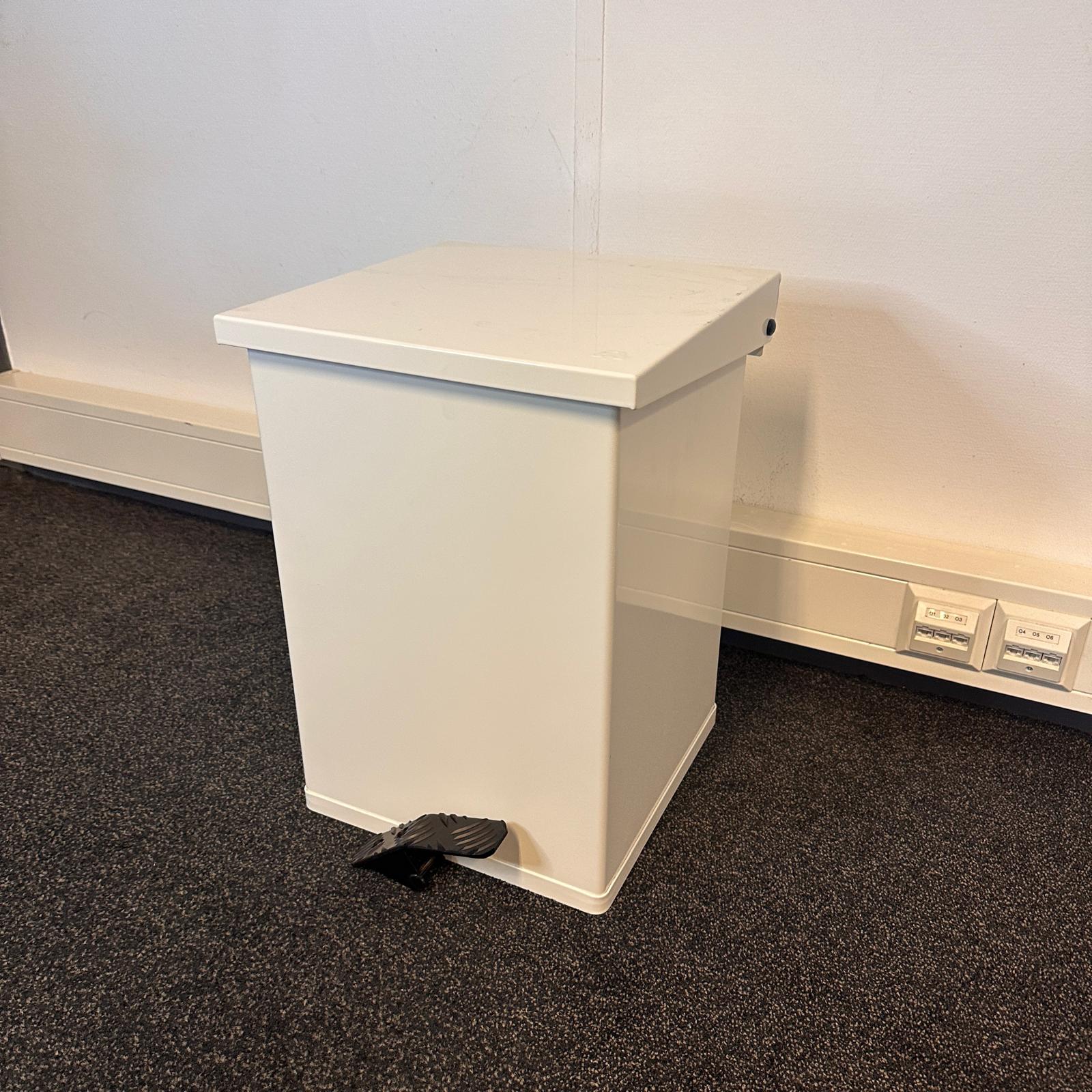 Industriële afvalbak met pedaal, vuurbestendig - 45 l - Afbeelding 3